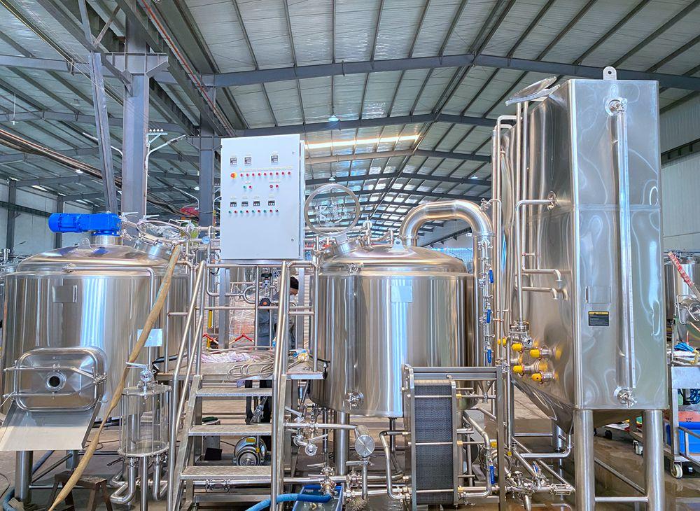 <b>1000L Classical two vessels brewhouse(MLT+KWT)+2000L double batch customized HLT</b>